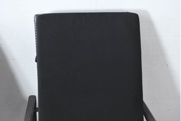 中古　超美品　展示品!!　ガーデンファニチャー　ジゼル(GISELE)　上質な時間を演出するモダンなデザインが魅力のサンラウンジャー2脚セット(デッキチェア、ビーチベッド、リゾートチェア、バラ売り可能)(定価2台で約80万円)(R-083549)