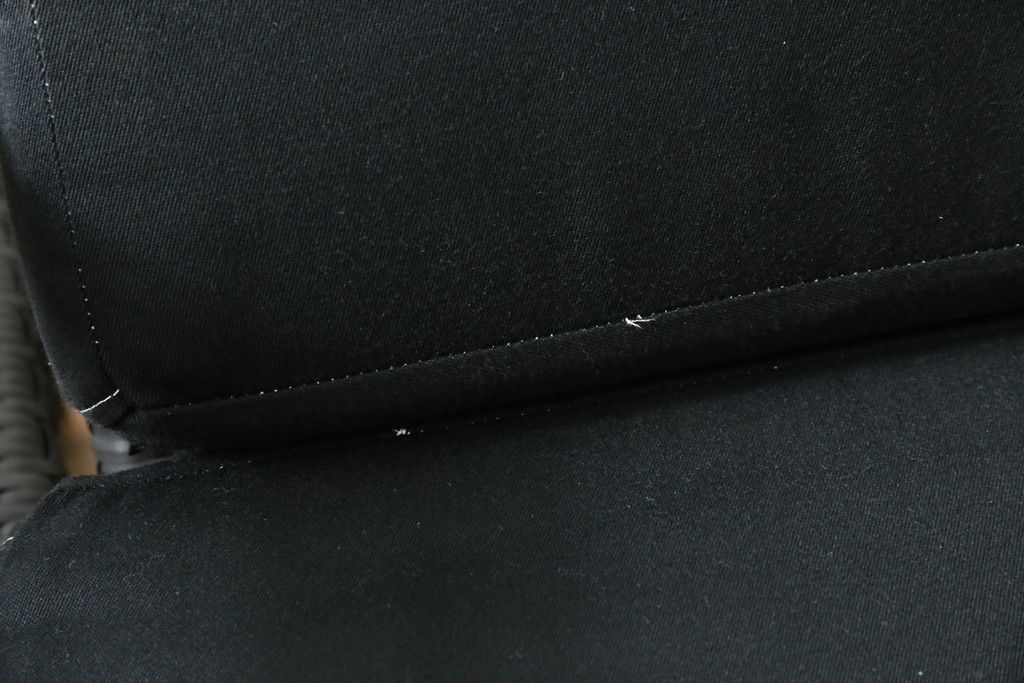 中古　超美品　展示品!!　ガーデンファニチャー　ジゼル(GISELE)　上質な時間を演出するモダンなデザインが魅力のサンラウンジャー2脚セット(デッキチェア、ビーチベッド、リゾートチェア、バラ売り可能)(定価2台で約80万円)(R-083549)