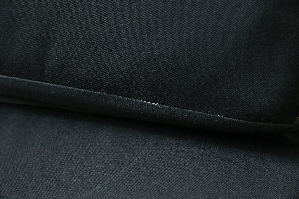 中古　超美品　展示品!!　ガーデンファニチャー　ジゼル(GISELE)　上質な時間を演出するモダンなデザインが魅力のサンラウンジャー2脚セット(デッキチェア、ビーチベッド、リゾートチェア、バラ売り可能)(定価2台で約80万円)(R-083549)