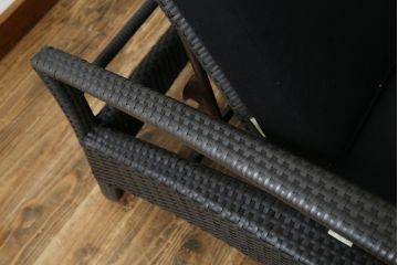 中古　超美品　展示品!!　ガーデンファニチャー　ジゼル(GISELE)　上質な時間を演出するモダンなデザインが魅力のサンラウンジャー2脚セット(デッキチェア、ビーチベッド、リゾートチェア、バラ売り可能)(定価2台で約80万円)(R-083549)