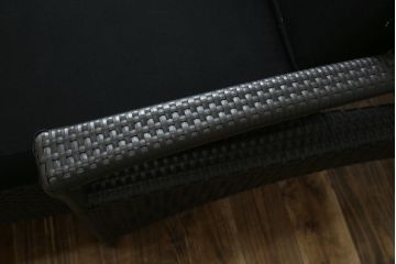 中古　超美品　展示品!!　ガーデンファニチャー　ジゼル(GISELE)　上質な時間を演出するモダンなデザインが魅力のサンラウンジャー2脚セット(デッキチェア、ビーチベッド、リゾートチェア、バラ売り可能)(定価2台で約80万円)(R-083549)