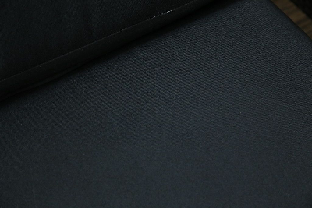 中古　超美品　展示品!!　ガーデンファニチャー　ジゼル(GISELE)　上質な時間を演出するモダンなデザインが魅力のサンラウンジャー2脚セット(デッキチェア、ビーチベッド、リゾートチェア、バラ売り可能)(定価2台で約80万円)(R-083549)