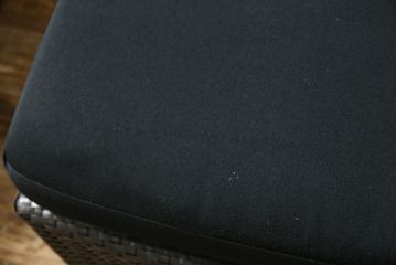 中古　超美品　展示品!!　ガーデンファニチャー　ジゼル(GISELE)　上質な時間を演出するモダンなデザインが魅力のサンラウンジャー2脚セット(デッキチェア、ビーチベッド、リゾートチェア、バラ売り可能)(定価2台で約80万円)(R-083549)