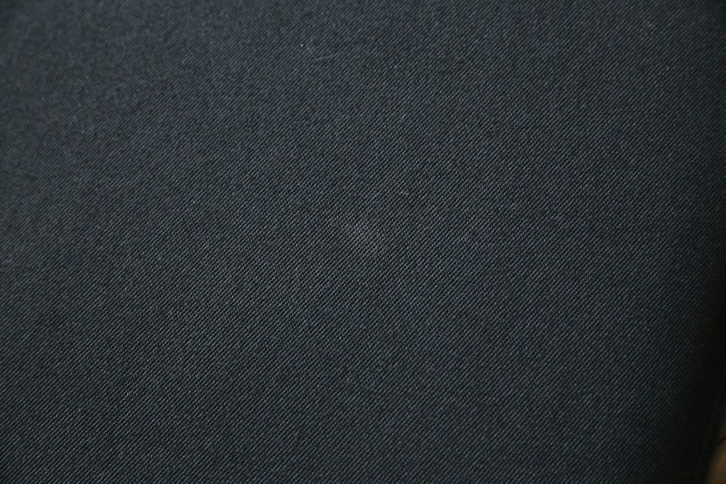 中古　超美品　展示品!!　ガーデンファニチャー　ジゼル(GISELE)　上質な時間を演出するモダンなデザインが魅力のサンラウンジャー2脚セット(デッキチェア、ビーチベッド、リゾートチェア、バラ売り可能)(定価2台で約80万円)(R-083549)