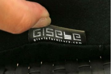 中古　超美品　展示品!!　ガーデンファニチャー　ジゼル(GISELE)　上質な時間を演出するモダンなデザインが魅力のサンラウンジャー2脚セット(デッキチェア、ビーチベッド、リゾートチェア、バラ売り可能)(定価2台で約80万円)(R-083549)