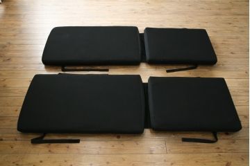 中古　超美品　展示品!!　ガーデンファニチャー　ジゼル(GISELE)　上質な時間を演出するモダンなデザインが魅力のサンラウンジャー2脚セット(デッキチェア、ビーチベッド、リゾートチェア、バラ売り可能)(定価2台で約80万円)(R-083549)