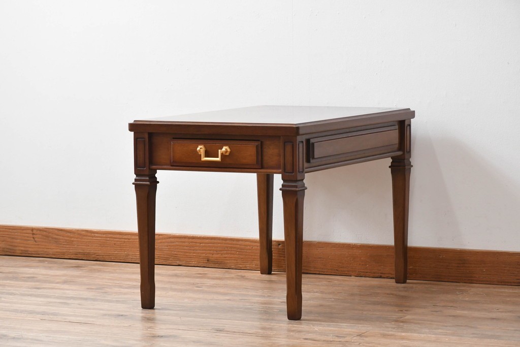 中古　maruni(マルニ木工)　地中海ロイヤルシリーズ(ROYAL)　上品で繊細な装飾が英国クラシックを彷彿とさせる引き出し付きエンドテーブル　定価約13万円　(R-083550)