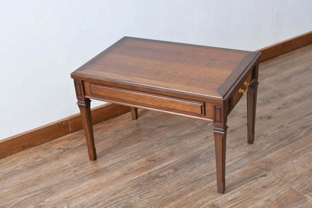 中古　maruni(マルニ木工)　地中海ロイヤルシリーズ(ROYAL)　上品で繊細な装飾が英国クラシックを彷彿とさせる引き出し付きエンドテーブル　定価約13万円　(R-083550)