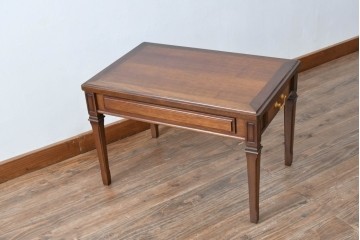 中古　maruni(マルニ木工)　地中海ロイヤルシリーズ(ROYAL)　上品で繊細な装飾が英国クラシックを彷彿とさせる引き出し付きエンドテーブル　定価約13万円　(R-083550)