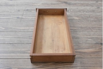 中古　maruni(マルニ木工)　地中海ロイヤルシリーズ(ROYAL)　上品で繊細な装飾が英国クラシックを彷彿とさせる引き出し付きエンドテーブル　定価約13万円　(R-083550)