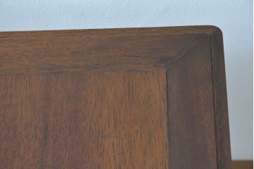 中古　maruni(マルニ木工)　地中海ロイヤルシリーズ(ROYAL)　上品で繊細な装飾が英国クラシックを彷彿とさせる引き出し付きエンドテーブル　定価約13万円　(R-083550)