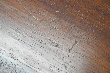 中古　maruni(マルニ木工)　地中海ロイヤルシリーズ(ROYAL)　上品で繊細な装飾が英国クラシックを彷彿とさせる引き出し付きエンドテーブル　定価約13万円　(R-083550)