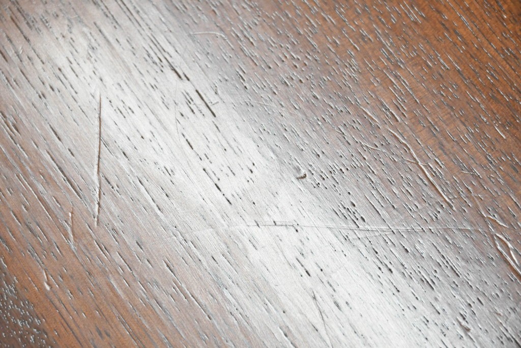 中古　maruni(マルニ木工)　地中海ロイヤルシリーズ(ROYAL)　上品で繊細な装飾が英国クラシックを彷彿とさせる引き出し付きエンドテーブル　定価約13万円　(R-083550)