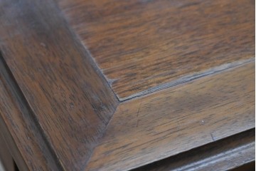 中古　maruni(マルニ木工)　地中海ロイヤルシリーズ(ROYAL)　上品で繊細な装飾が英国クラシックを彷彿とさせる引き出し付きエンドテーブル　定価約13万円　(R-083550)