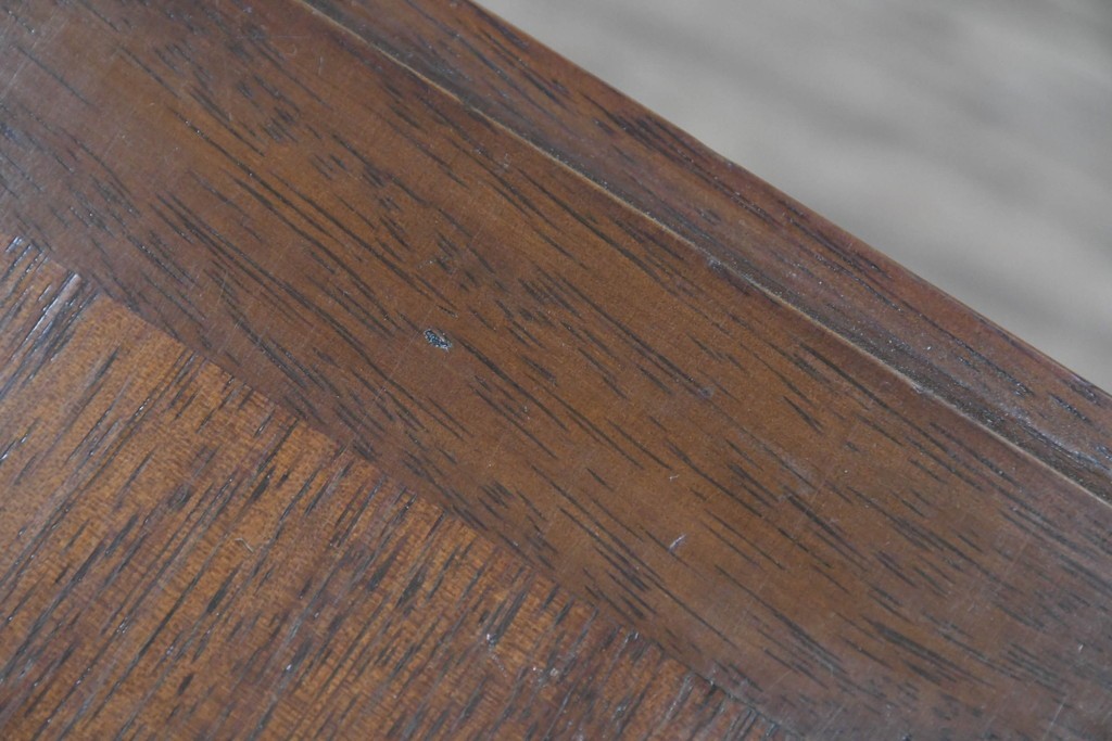 中古　maruni(マルニ木工)　地中海ロイヤルシリーズ(ROYAL)　上品で繊細な装飾が英国クラシックを彷彿とさせる引き出し付きエンドテーブル　定価約13万円　(R-083550)