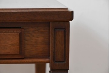 中古　maruni(マルニ木工)　地中海ロイヤルシリーズ(ROYAL)　上品で繊細な装飾が英国クラシックを彷彿とさせる引き出し付きエンドテーブル　定価約13万円　(R-083550)