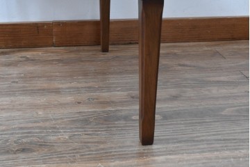 中古　maruni(マルニ木工)　地中海ロイヤルシリーズ(ROYAL)　上品で繊細な装飾が英国クラシックを彷彿とさせる引き出し付きエンドテーブル　定価約13万円　(R-083550)