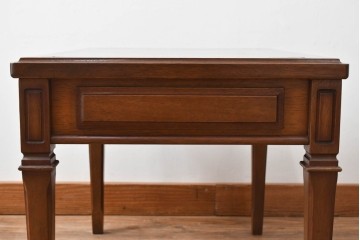 中古　maruni(マルニ木工)　地中海ロイヤルシリーズ(ROYAL)　上品で繊細な装飾が英国クラシックを彷彿とさせる引き出し付きエンドテーブル　定価約13万円　(R-083550)