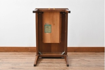 中古　maruni(マルニ木工)　地中海ロイヤルシリーズ(ROYAL)　上品で繊細な装飾が英国クラシックを彷彿とさせる引き出し付きエンドテーブル　定価約13万円　(R-083550)