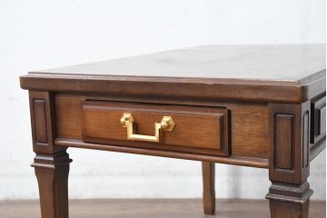 中古　美品　maruni(マルニ木工)　地中海ロイヤルシリーズ(ROYAL)　上品で繊細な装飾が英国クラシックを彷彿とさせる引き出し付きエンドテーブル(サイドテーブル、コーヒーテーブル、ナイトテーブル、花台、飾り台)(定価約13万円)(R-083550)
