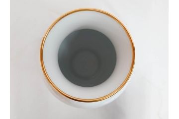 大倉陶園(OKURA、OAC)　ブルーローズ　高さ 約36cm　空間に凛とした気品を添える花瓶(バラ、薔薇、金彩、花器、花生、花入、フラワーベース、白磁、共箱付)(R-083553)