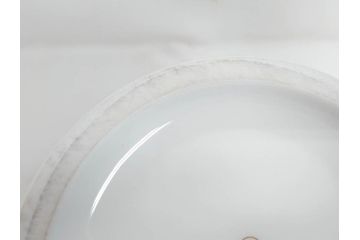 大倉陶園(OKURA、OAC)　ブルーローズ　高さ 約36cm　空間に凛とした気品を添える花瓶(バラ、薔薇、金彩、花器、花生、花入、フラワーベース、白磁、共箱付)(R-083553)