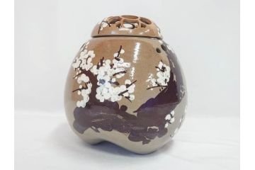 永楽善五郎　乾山写　梅絵　透かし　空間に格調高い趣を添える手焙(手あぶり、即中斎書付、茶道具、裏印、共箱付)(R-083555)