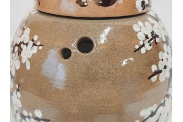 永楽善五郎　乾山写　梅絵　透かし　空間に格調高い趣を添える手焙(手あぶり、即中斎書付、茶道具、裏印、共箱付)(R-083555)