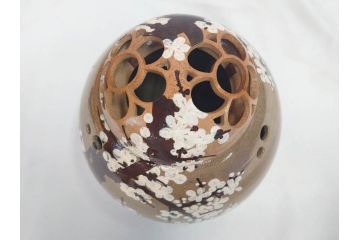永楽善五郎　乾山写　梅絵　透かし　空間に格調高い趣を添える手焙(手あぶり、即中斎書付、茶道具、裏印、共箱付)(R-083555)