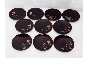 都筑幸哉作　輪島塗　蒔絵　松溜塗　桐の花　雅な佇まいの銘々盆10客セット(お盆、トレイ、トレー、銘々皿、木製、漆器、和食器、共箱付)(R-083556)
