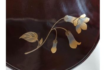 都筑幸哉作　輪島塗　蒔絵　松溜塗　桐の花　雅な佇まいの銘々盆10客セット(お盆、トレイ、トレー、銘々皿、木製、漆器、和食器、共箱付)(R-083556)