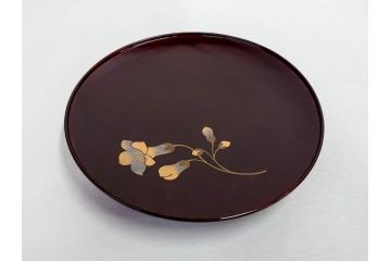 都筑幸哉作　輪島塗　蒔絵　松溜塗　桐の花　雅な佇まいの銘々盆10客セット(お盆、トレイ、トレー、銘々皿、木製、漆器、和食器、共箱付)(R-083556)
