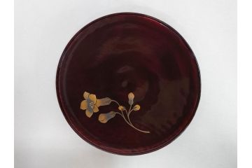 都筑幸哉作　輪島塗　蒔絵　松溜塗　桐の花　雅な佇まいの銘々盆10客セット(お盆、トレイ、トレー、銘々皿、木製、漆器、和食器、共箱付)(R-083556)