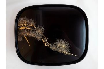 古今菁峰　輪島塗　蒔絵　五聖模様　花の丸　空間に優美な彩りを添える卓上膳・銘々皿・茶托 各5客セット(松、竹、梅、木製、漆器、漆芸、お膳、御膳、お盆、茶道具、菓子器、小皿、和食器、和皿、草花、共箱付)(R-083557)