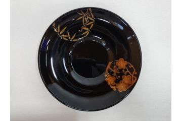 古今菁峰　輪島塗　蒔絵　五聖模様　花の丸　空間に優美な彩りを添える卓上膳・銘々皿・茶托 各5客セット(松、竹、梅、木製、漆器、漆芸、お膳、御膳、お盆、茶道具、菓子器、小皿、和食器、和皿、草花、共箱付)(R-083557)