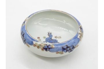 明治〜大正期　久富季九郎作　蔵春亭久富製　有田焼　鹿と紅葉　染付　金彩　色絵　深皿　約19cm　6.1寸　優雅なデザインが見る人の心を和ませる鉢(和皿、中皿、和食器、六寸一分)(R-083561)