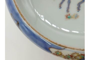 明治〜大正期　久富季九郎作　蔵春亭久富製　有田焼　鹿と紅葉　染付　金彩　色絵　深皿　約19cm　6.1寸　優雅なデザインが見る人の心を和ませる鉢(和皿、中皿、和食器、六寸一分)(R-083561)