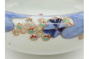 明治〜大正期　久富季九郎作　蔵春亭久富製　有田焼　鹿と紅葉　染付　金彩　色絵　深皿　約19cm　6.1寸　優雅なデザインが見る人の心を和ませる鉢(和皿、中皿、和食器、六寸一分)(R-083561)