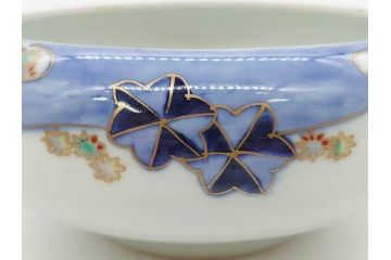 明治〜大正期　久富季九郎作　蔵春亭久富製　有田焼　鹿と紅葉　染付　金彩　色絵　深皿　約19cm　6.1寸　優雅なデザインが見る人の心を和ませる鉢(和皿、中皿、和食器、六寸一分)(R-083561)