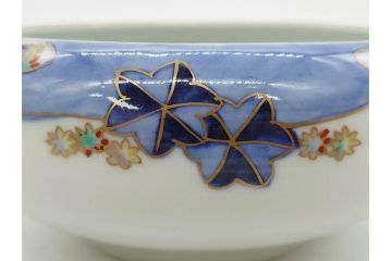 明治〜大正期　久富季九郎作　蔵春亭久富製　有田焼　鹿と紅葉　染付　金彩　色絵　深皿　約19cm　6.1寸　優雅なデザインが見る人の心を和ませる鉢(和皿、中皿、和食器、六寸一分)(R-083561)