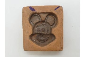 当時物　泥面子の型28点セット(泥めんこ、土人形、郷土玩具、メンコ、ミッキー、ドナルド、ブタ、TNK、アニメ、キャラクター、フクロウ、天狗)(R-083563)