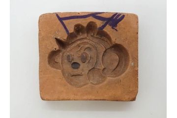 当時物　泥面子の型28点セット(泥めんこ、土人形、郷土玩具、メンコ、ミッキー、ドナルド、ブタ、TNK、アニメ、キャラクター、フクロウ、天狗)(R-083563)