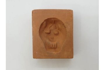 当時物　泥面子の型28点セット(泥めんこ、土人形、郷土玩具、メンコ、ミッキー、ドナルド、ブタ、TNK、アニメ、キャラクター、フクロウ、天狗)(R-083563)