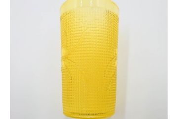 大正〜昭和初期　花文　黄色　ガラス　鮮やかな色合いが食卓に明るさと個性を添える水差し&コップ2客セット(硝子、ジャグ、蓋付き、魚子、ピッチャー、グラス、和ガラス)(R-083565)