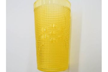大正〜昭和初期　花文　黄色　ガラス　鮮やかな色合いが食卓に明るさと個性を添える水差し&コップ2客セット(硝子、ジャグ、蓋付き、魚子、ピッチャー、グラス、和ガラス)(R-083565)