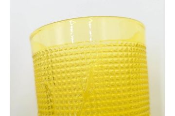 大正〜昭和初期　花文　黄色　ガラス　鮮やかな色合いが食卓に明るさと個性を添える水差し&コップ2客セット(硝子、ジャグ、蓋付き、魚子、ピッチャー、グラス、和ガラス)(R-083565)