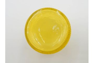 大正〜昭和初期　花文　黄色　ガラス　鮮やかな色合いが食卓に明るさと個性を添える水差し&コップ2客セット(硝子、ジャグ、蓋付き、魚子、ピッチャー、グラス、和ガラス)(R-083565)