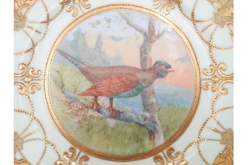 明治〜大正期　オールドノリタケ　NORITAKE　金彩　金盛　ハンドペイント　雉　蝶　丁寧に施された装飾が日常に彩りと品格を添えるプレート2枚セット(ちょう、鳥、キジ、取手付、大皿、中皿、洋食器)(R-083568)