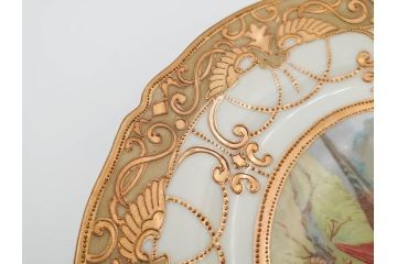 明治〜大正期　オールドノリタケ　NORITAKE　金彩　金盛　ハンドペイント　雉　蝶　丁寧に施された装飾が日常に彩りと品格を添えるプレート2枚セット(ちょう、鳥、キジ、取手付、大皿、中皿、洋食器)(R-083568)