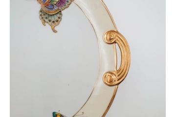 明治〜大正期　オールドノリタケ　NORITAKE　金彩　金盛　ハンドペイント　雉　蝶　丁寧に施された装飾が日常に彩りと品格を添えるプレート2枚セット(ちょう、鳥、キジ、取手付、大皿、中皿、洋食器)(R-083568)